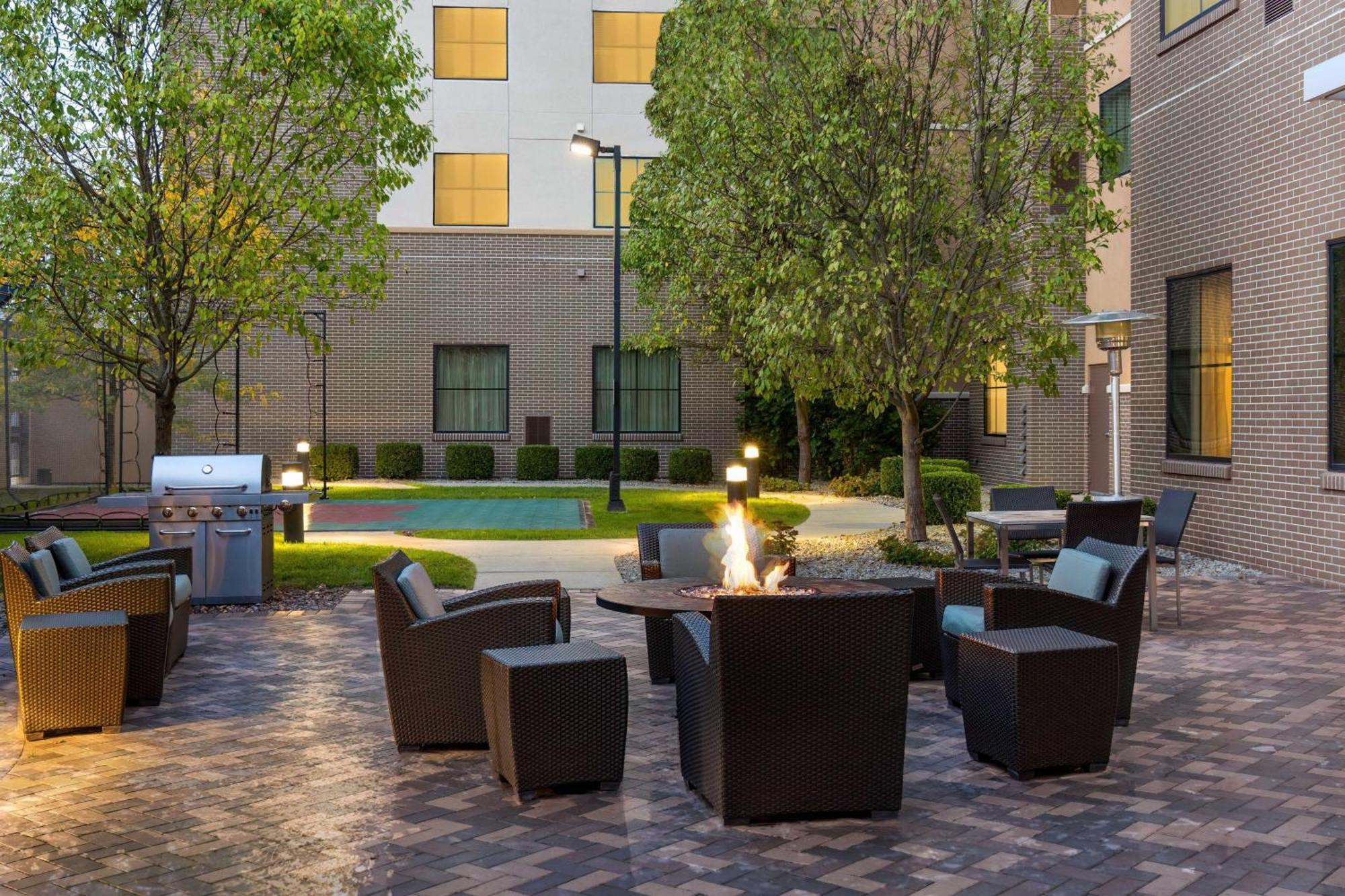 Residence Inn By Marriott Youngstown Warren/Niles Экстерьер фото